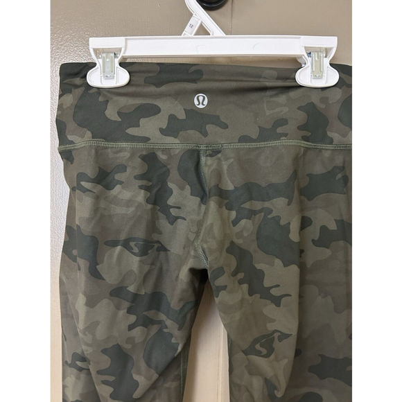 Lululemon Camouflage Leggings Size 4 Black Green Gym Athleisure Sport Worn 1x - Picture 4 of 8